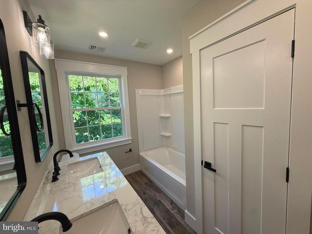 1545 E BUCKSHUTEM RD, Millville, NJ 08332