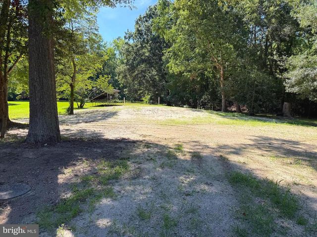 1545 E BUCKSHUTEM RD, Millville, NJ 08332
