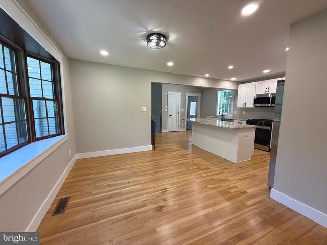 1545 E BUCKSHUTEM RD, Millville, NJ 08332