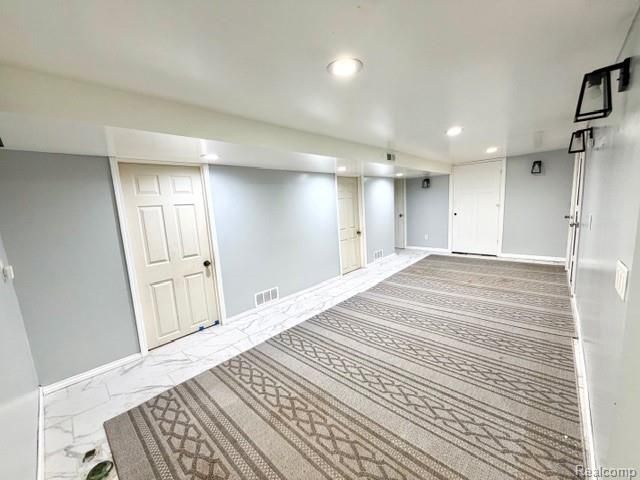 2123 Common Road, Warren, MI 48092