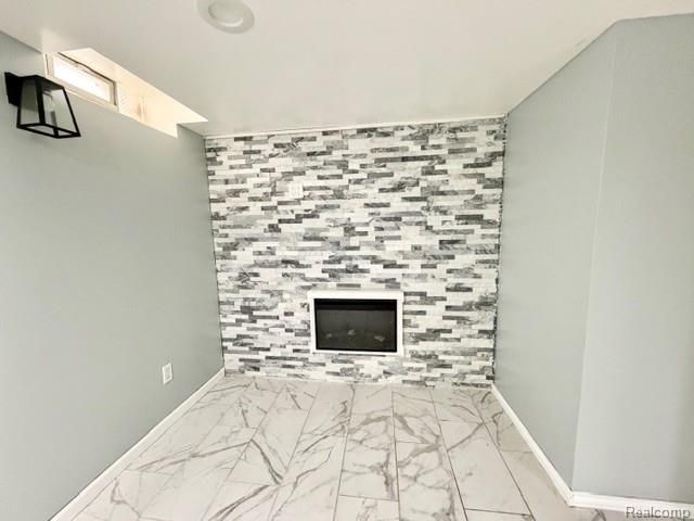 2123 Common Road, Warren, MI 48092