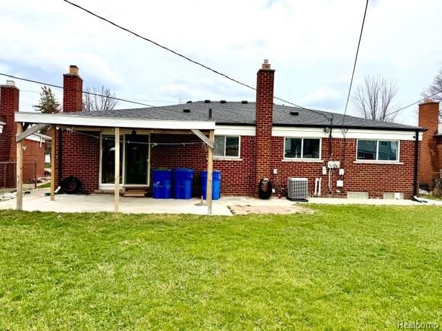 2123 Common Road, Warren, MI 48092