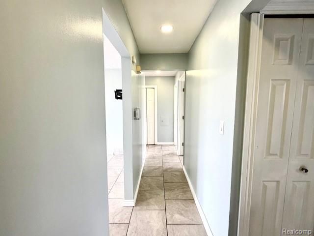 2123 Common Road, Warren, MI 48092