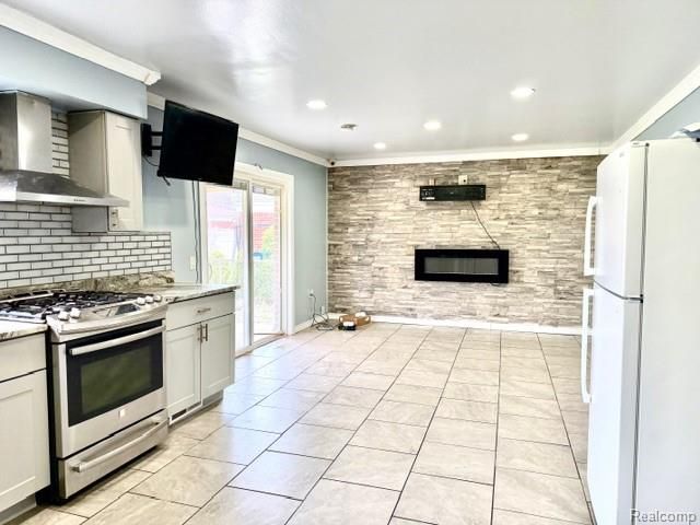 2123 Common Road, Warren, MI 48092