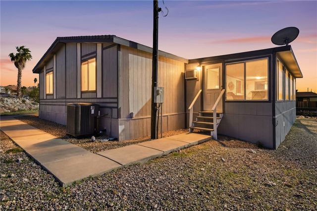 669 Oak Avenue, Bullhead City, AZ 86429