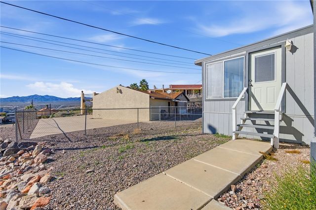 669 Oak Avenue, Bullhead City, AZ 86429