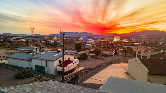 669 Oak Avenue, Bullhead City, AZ 86429