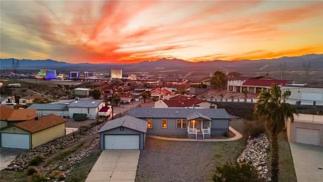 669 Oak Avenue, Bullhead City, AZ 86429