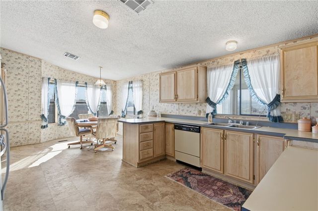 669 Oak Avenue, Bullhead City, AZ 86429