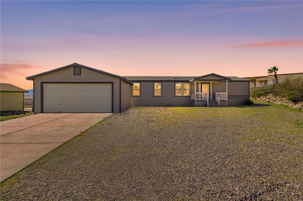 669 Oak Avenue, Bullhead City, AZ 86429