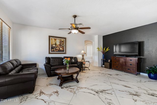 2970 E ANDRE Avenue, Gilbert, AZ 85298