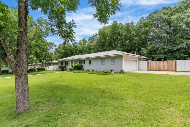 713 Bridlewreath Avenue, Dothan, AL 36301