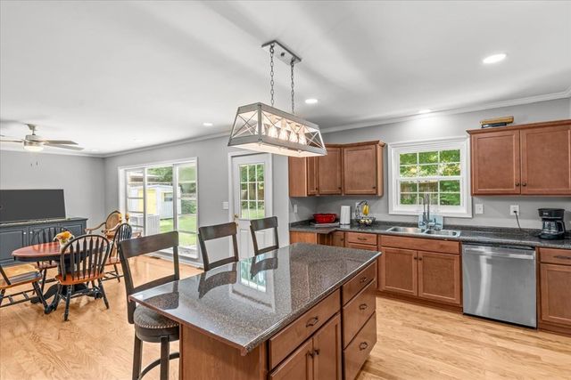 713 Bridlewreath Avenue, Dothan, AL 36301