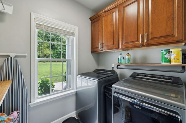 948 Goslin Branch Rd, Burns, TN 37029
