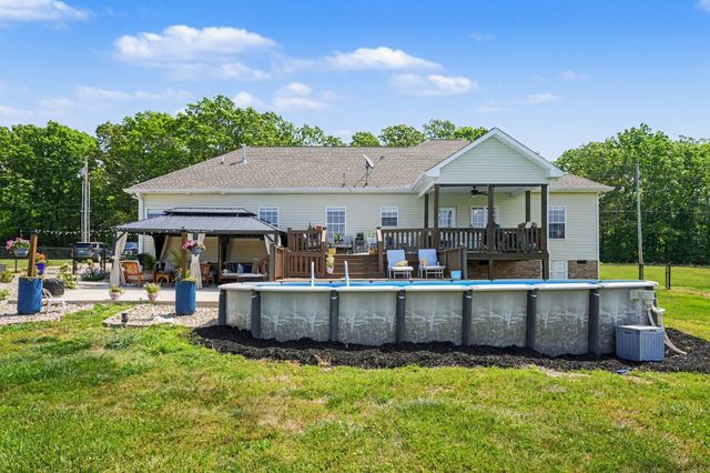 948 Goslin Branch Rd, Burns, TN 37029
