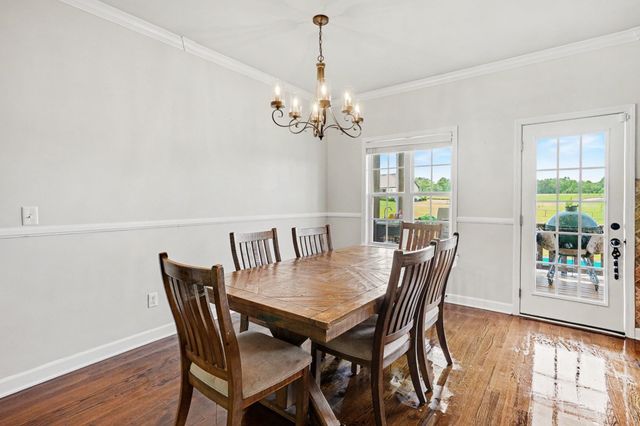 948 Goslin Branch Rd, Burns, TN 37029