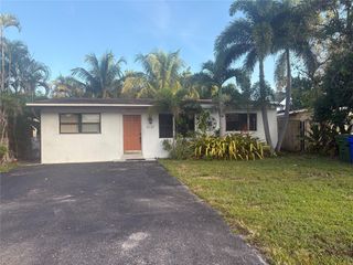 3137 SW 13th Ct, Fort Lauderdale, FL 33312