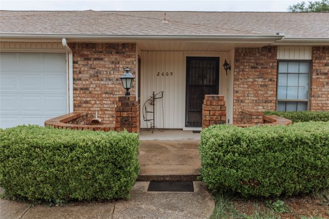 2609 Treeview Drive, Arlington, TX 76016
