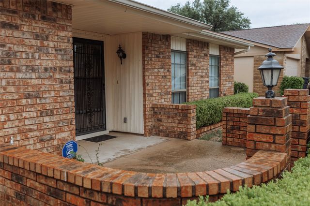 2609 Treeview Drive, Arlington, TX 76016