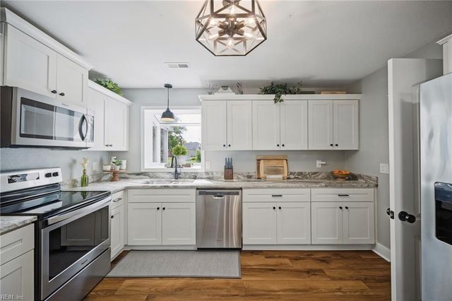 121 Hidalgo DR, Hampton, VA 23669