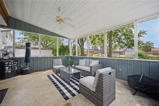 121 Hidalgo DR, Hampton, VA 23669