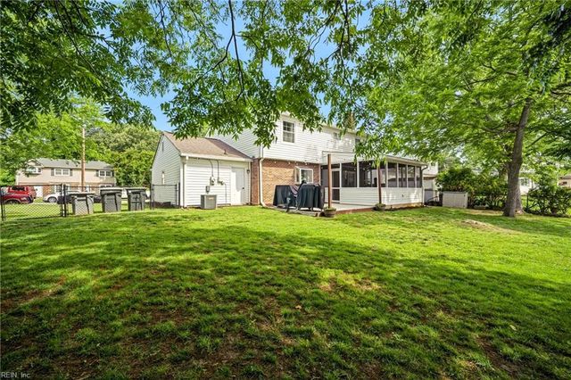 121 Hidalgo DR, Hampton, VA 23669
