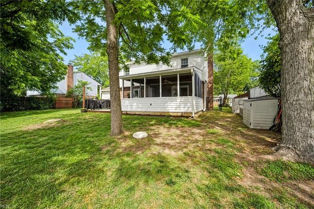 121 Hidalgo DR, Hampton, VA 23669
