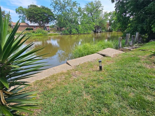 121 Hidalgo DR, Hampton, VA 23669
