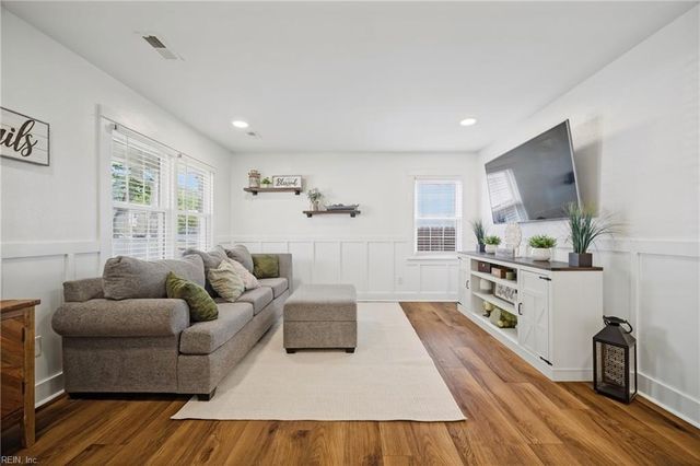121 Hidalgo DR, Hampton, VA 23669