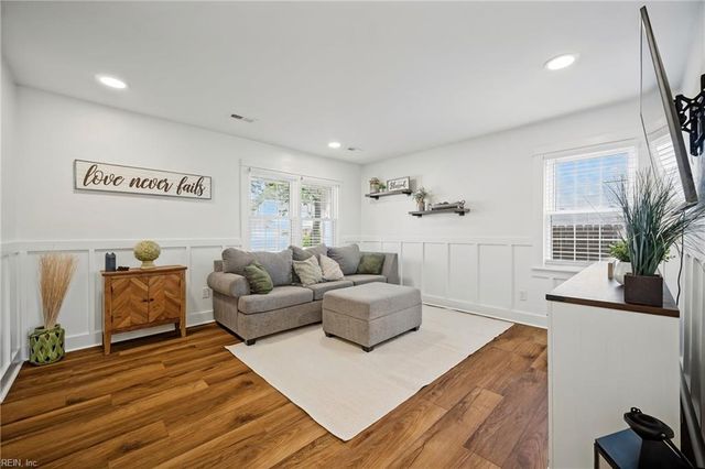 121 Hidalgo DR, Hampton, VA 23669