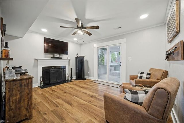 121 Hidalgo DR, Hampton, VA 23669