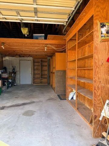 17 NE 465 Road, Warrensburg, MO 64093