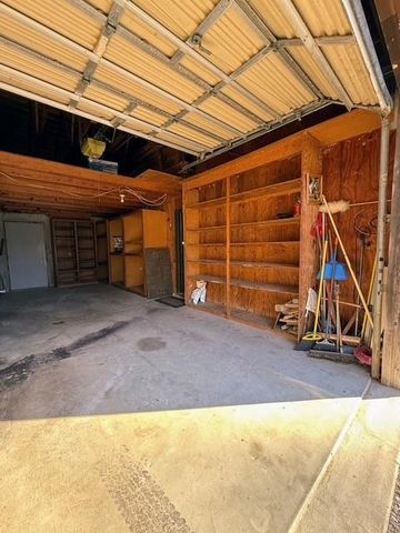 17 NE 465 Road, Warrensburg, MO 64093