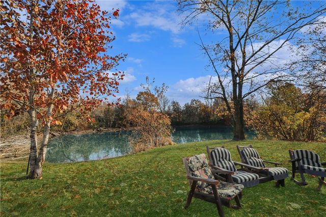 17 NE 465 Road, Warrensburg, MO 64093