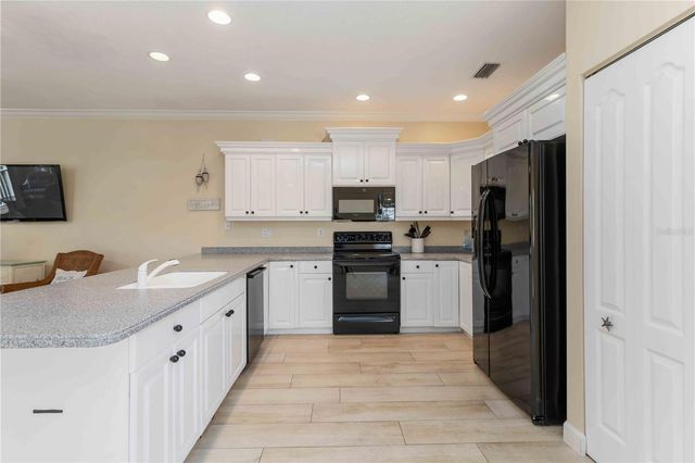 215 81ST STREET, Holmes Beach, FL 34217