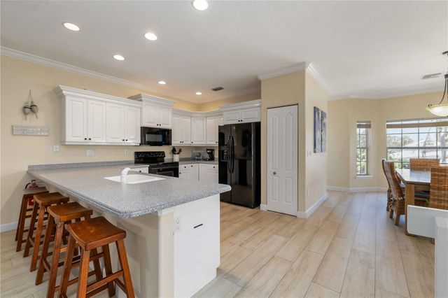 215 81ST STREET, Holmes Beach, FL 34217