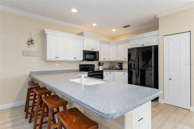 215 81ST STREET, Holmes Beach, FL 34217