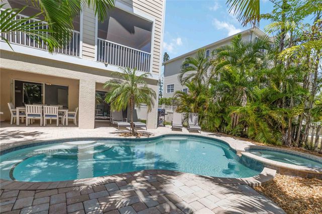 215 81ST STREET, Holmes Beach, FL 34217