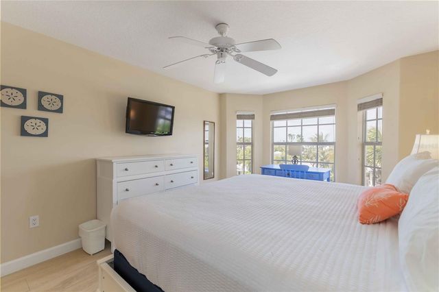 215 81ST STREET, Holmes Beach, FL 34217