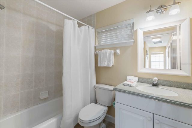 215 81ST STREET, Holmes Beach, FL 34217