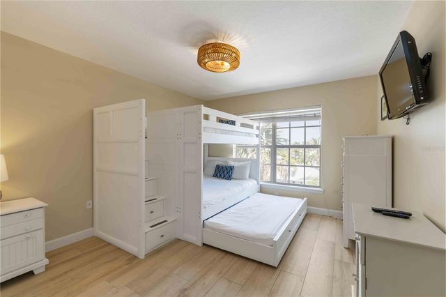 215 81ST STREET, Holmes Beach, FL 34217