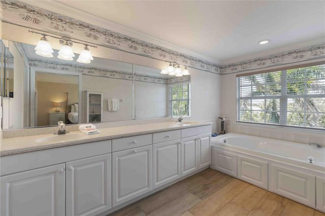 215 81ST STREET, Holmes Beach, FL 34217