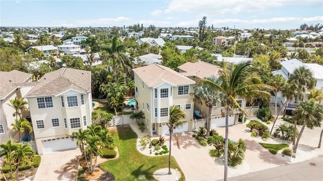 215 81ST STREET, Holmes Beach, FL 34217