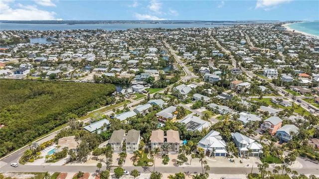215 81ST STREET, Holmes Beach, FL 34217