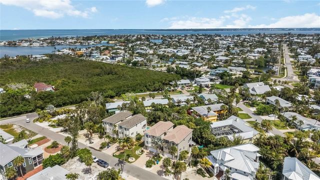 215 81ST STREET, Holmes Beach, FL 34217