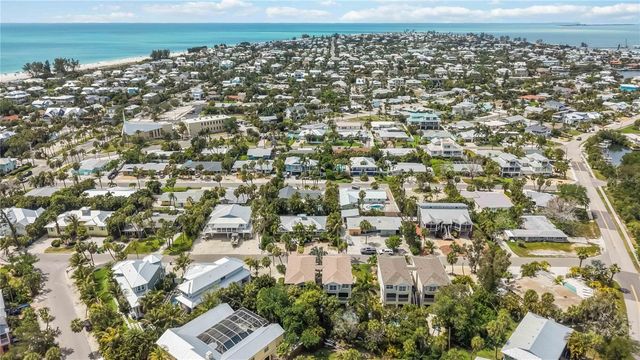 215 81ST STREET, Holmes Beach, FL 34217