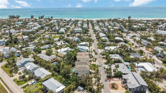 215 81ST STREET, Holmes Beach, FL 34217