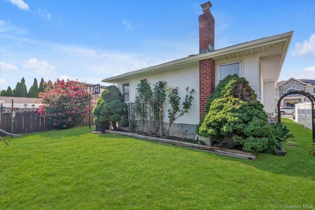 13 Prospect Street, Hicksville, NY 11801