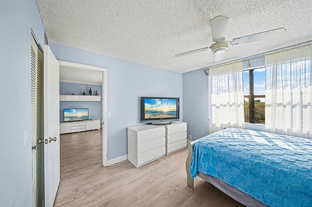10466 Sunrise Lakes Boulevard 312, Sunrise, FL 33322