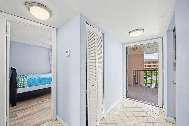 10466 Sunrise Lakes Boulevard 312, Sunrise, FL 33322